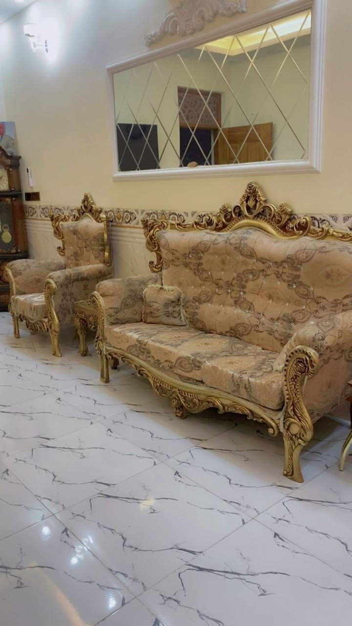 السلام عليكم تخم ملكي للبيع السعر٤٠٠الف الموقع زراعي الغزاليه قرب جامع الحديثي للاستفسار***********
