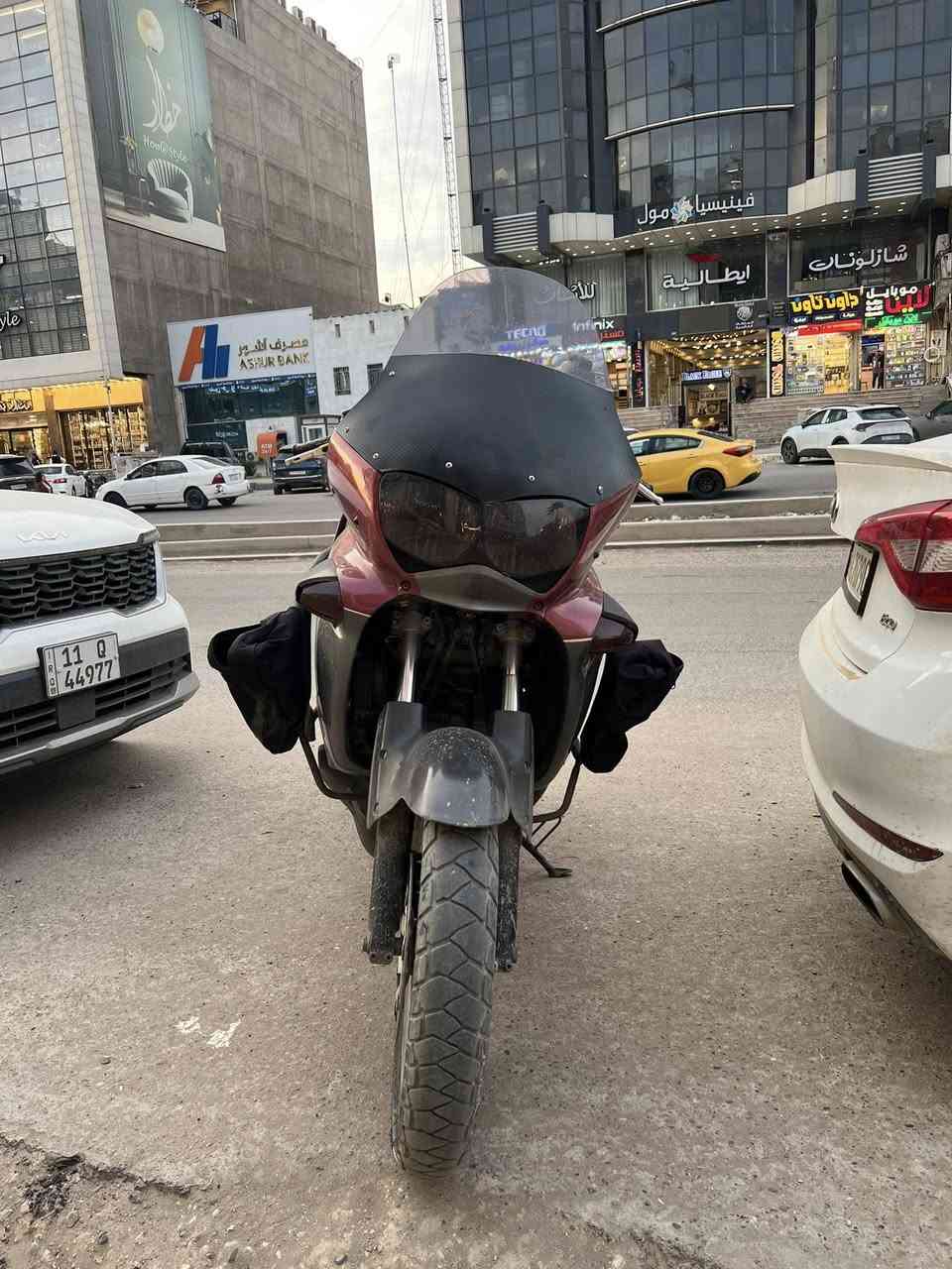 السعر السابق ٤٢
دراجة فراديرو محرك ١٠٠٠ 
الدراجة مثل ممبينة بالصور حلوة و مرتبة 
نقص الدراجة دوسات امامي الجهة اليمنة و الخلفي اليمنة و اليسرة 
و نقص بريك خلفي مشكلة بالفج و يجوز بالتنفسيت يصير 
و يرادلهة ترتيبات 
عليهة شاشة كار بلي 
رقم بغداد لوحة و سنوية 
السعر المطلوب ٣٨ 
تجي تفحص بيدك و تدلل 
الرقم واتس اب فقط (***********)
