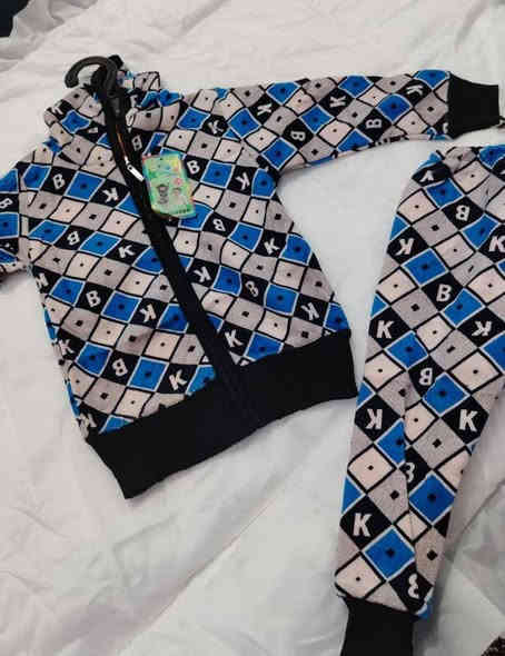 تراك ولادي مبطن درجه اولى 😍😍

يلبس من عمر اشهر لحد عمر سنتين 🌸🌸

سعر الدرزن 24 الف دينار عراقي 🔥 🔥 🔥 
يوجد توصيل لكافة مناطق ومحافظات العراق 
للاستفسار المراسلة والاتصال على الرقم 
📞***********

📍النجف الاشرف  خان مخضر مجمع خلف علاء دوش
قناة الواتساب 
https://chat.whatsapp.com/BgPYidUSSWz8cXZlSauPVV?mode=ems_copy_t 

قناة التلي كرام
https://t.me/Alialdur98
