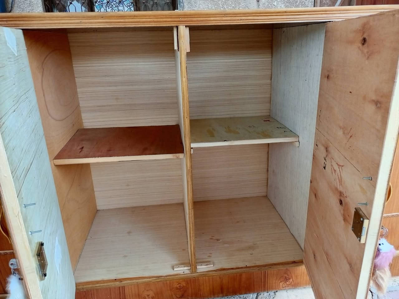 بوفيه صاج تزكام جديدة الطول مترين ارتفاع متر وربع السعر ١٧٥ الاتصال ***********
