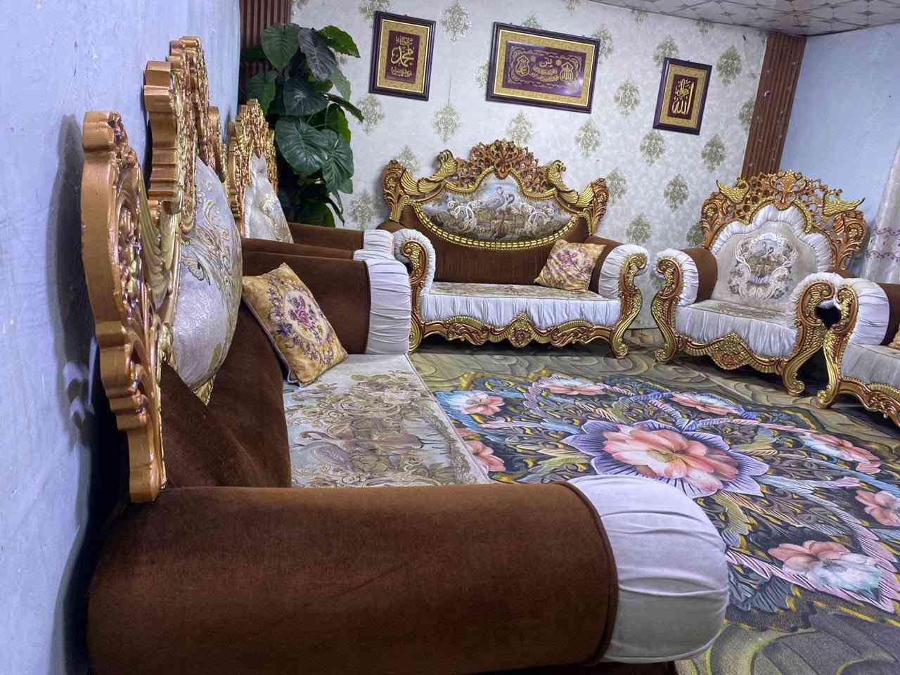 تخم ملكي 10 مقاعد تسكام نضيف مابي ضرر السعر 400 وبي مجال المكان الكاظمية للاتصال ***********
