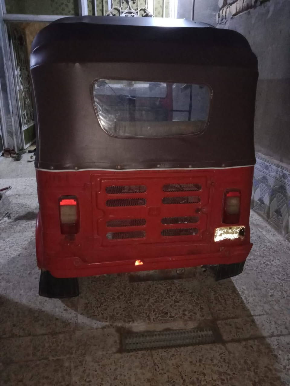 تكتك للبيع اوراق السعر مليونين وثمنميه***********
