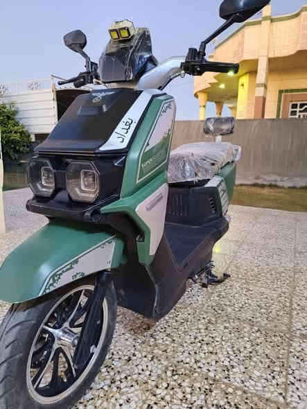 للبيع ماطور شحن حجم كبير نضافه فول بعده جديد 6 بطاريات السعر مليون وربع وبيها مجال
للاستفسار / *********** / ***********
