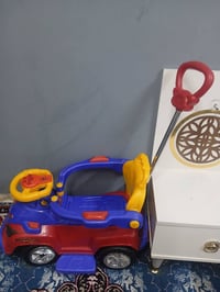 سيارة لعب • نظيفه • رصاصي