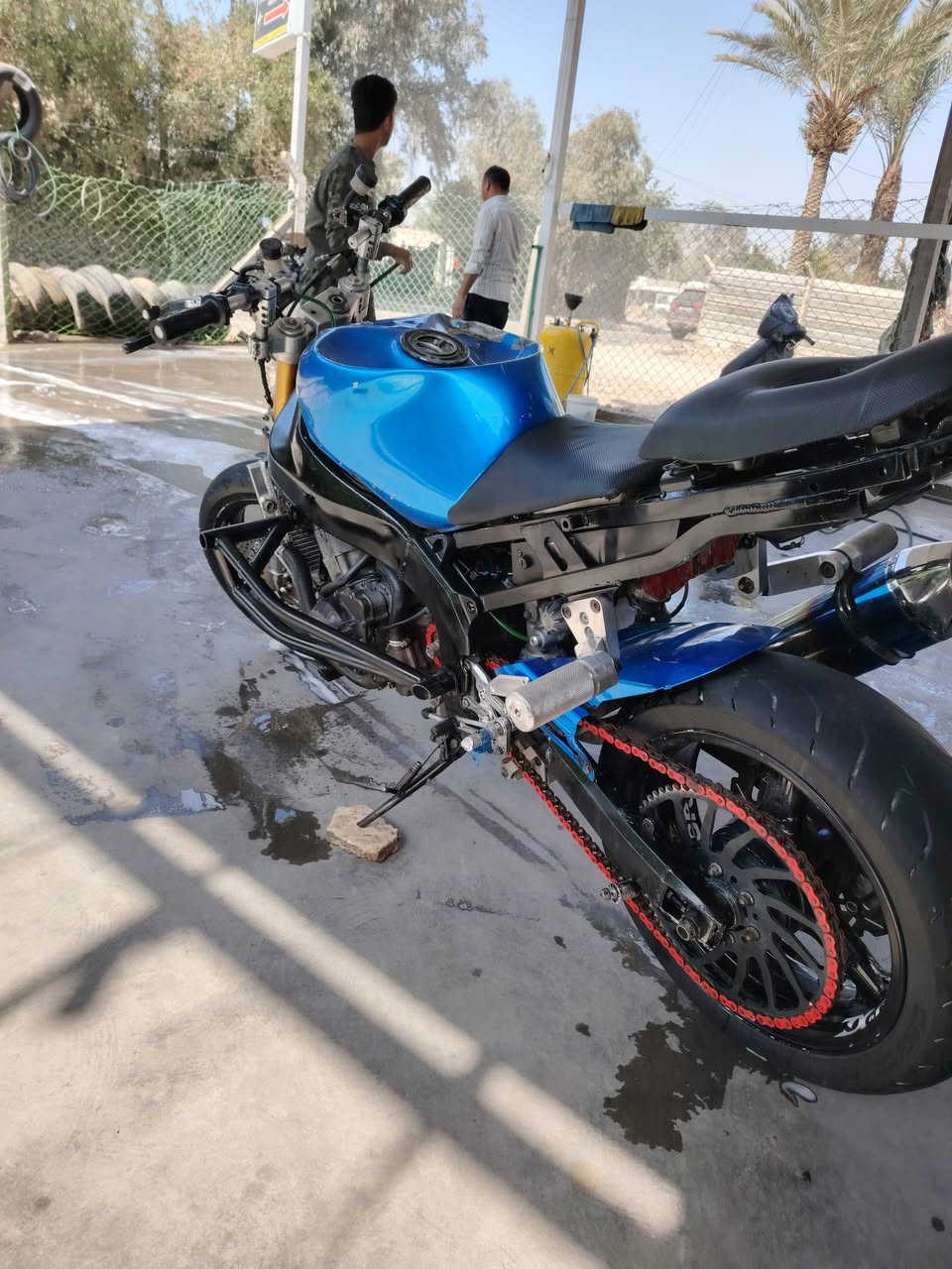 سلام عليكم كاوسكي 2004 مكينه مكفوله هون بدل بس فشكه ما مكصوصه بيه رتيتر تيتنيوم حموه ماكو ابد بيه ستيرن تلاث قطع وبيه حملات وبريك بل يد وبل رجل درجه كلش حلوه نقص بس جملغ لسعر 19 وبيه مجال مكاني بغداد زعفرنيه رقمي ***********  لبيع او مروس
