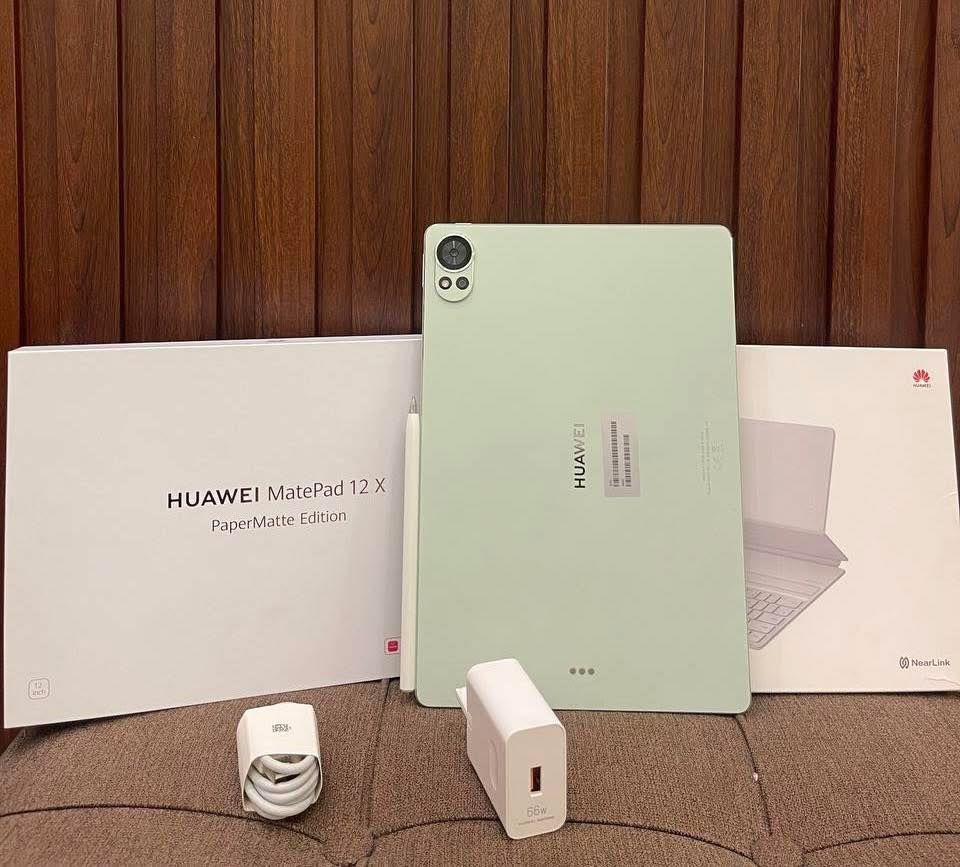 Huawei matepad 12X 💚

الحلو للبيع✨

الذاكره 256 ورام 12 + شاشه 12 انش standard screen + بطاريه ضخمه 10100 مللى امبير + اربع سماعات استيريو + معالج kirin T90A مناسب لكل الاعمال الهندسيه والدراسيه والالعاب .

معاه العلبه والشاحنه والكيبورد .
***********
السعر 699 الف
