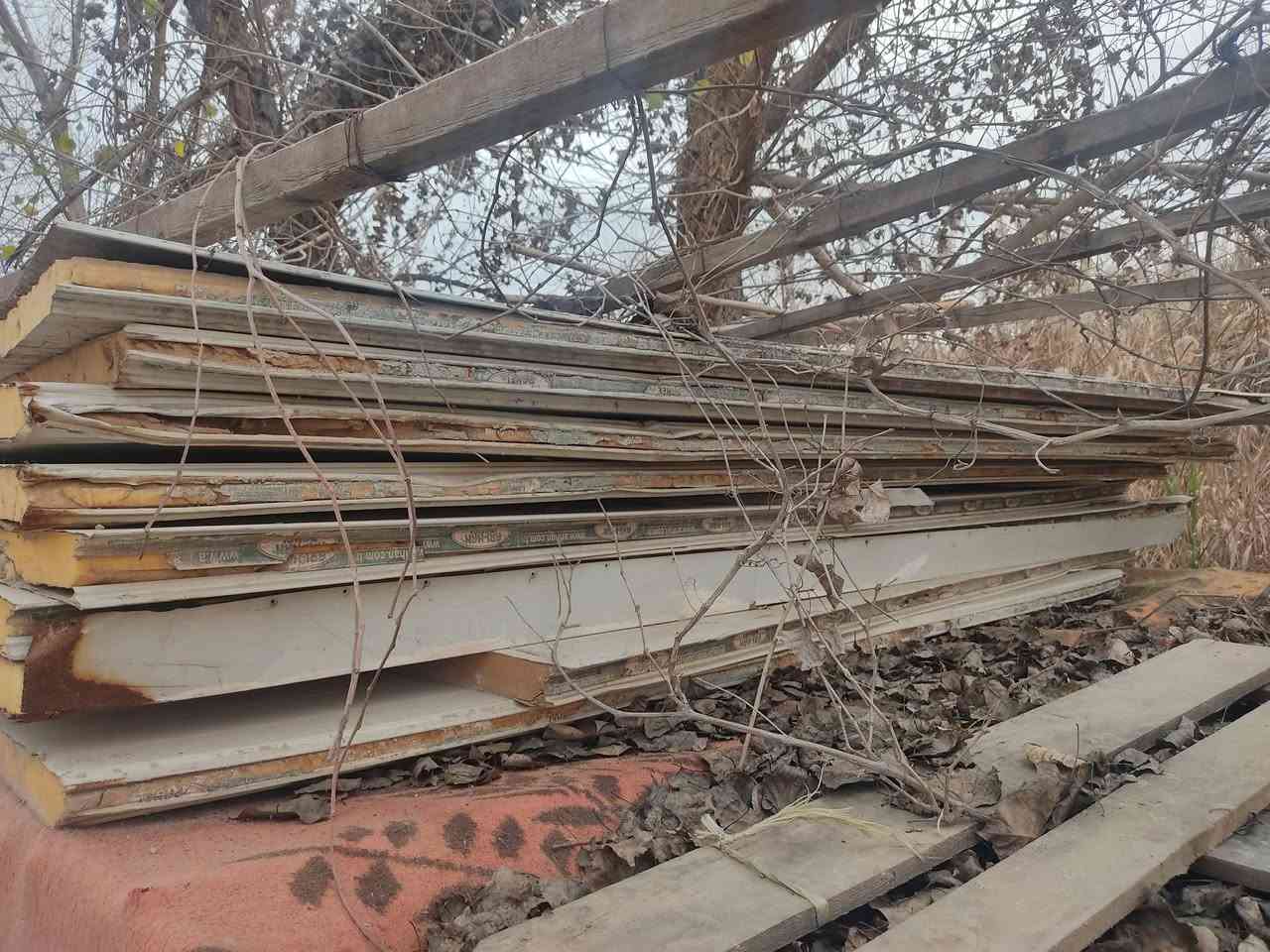 السلام عليكم باب يرهم للمخزن الطول 4 أمتار والعرض 4 أمتار السعر 250 سندويج بنر الطول 4 أمتار والعرض متر 9 قطع الوحده 15 قطعتين 25 مستعملات للاستفسار الاتصال على الرقم ***********
