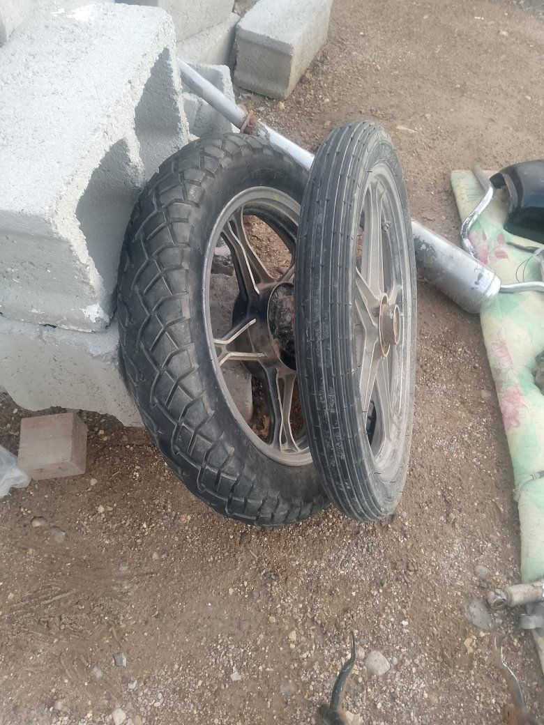 غراض دراجة لبيع شتريد موجود وسعارهن مناسة جوة السوك مكاني كوت


**إذا كنت صاحب هذا الإعلان وتريد حذفه لأي سبب، رجاءا أرسل رسالة إلى الدعم الفني**