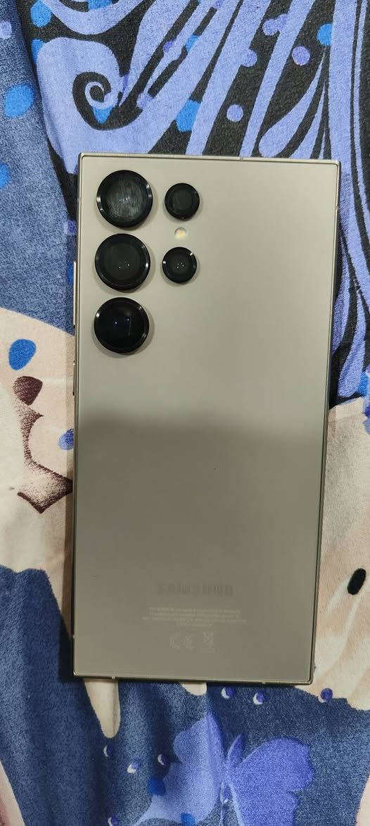 سلام عليكم الترا 24 مستعمل شهر ونص تقريبا فول نضافه غراضه كامله للبيع ***********
