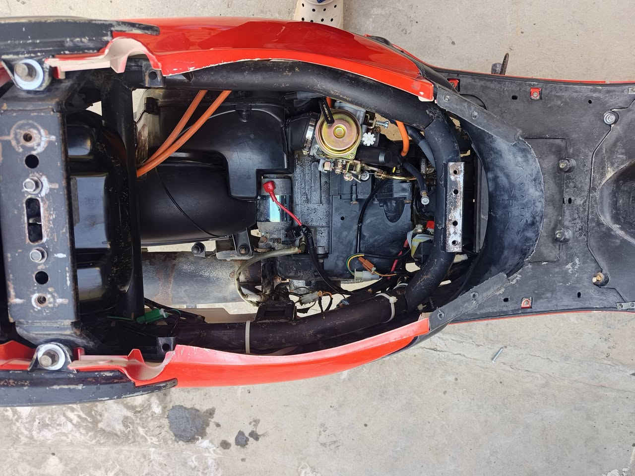 سلام عليكم 
فراشه للبيع
ما بيها برغي نقص كلشي شغال بيها نكره سلف اشاير لايت أمامي تايرات جدد دبل خلفي جديد رقمي ***********
سعر 450الف وبيها مجال حك الجيه 
فقط العداد مال السرعه ما يشتغل يرادله تبديل سيم 
🤍🤍
