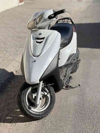 يالله اكزز للبيع لون ابيض مميز  دراجه بمعنه كلمه كارتون بعدهه بجيس  صا...