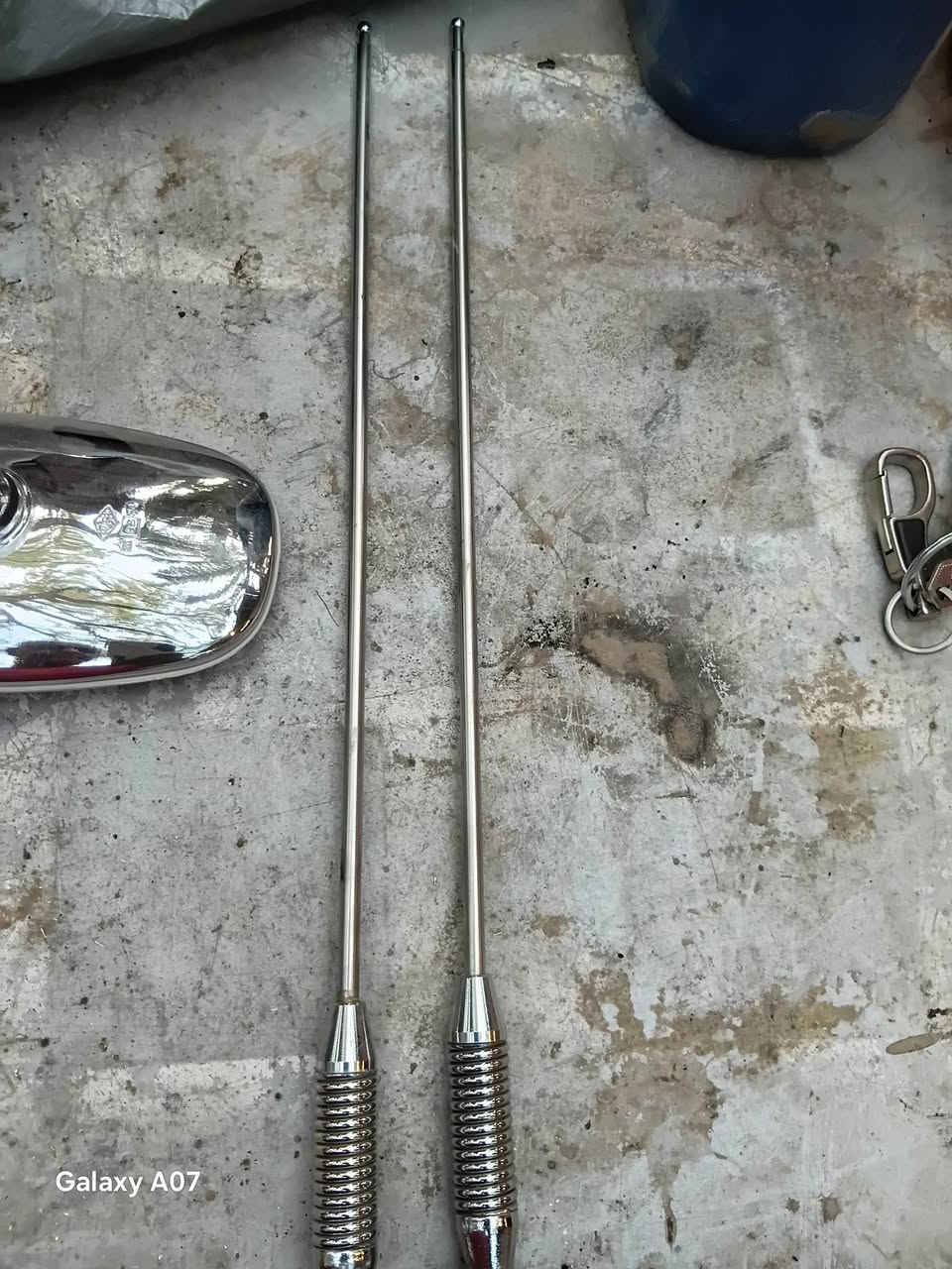 للبيع
نوعين مرايات كلاسك الدائري تتحرك نصف حركه والبيضويه ام الختم حركه كامله مفصلين واريل اصلي عدد ٢ مكانهم بغداد كلهم شلع اب ورقتين كلهن

الرقم ..***********
