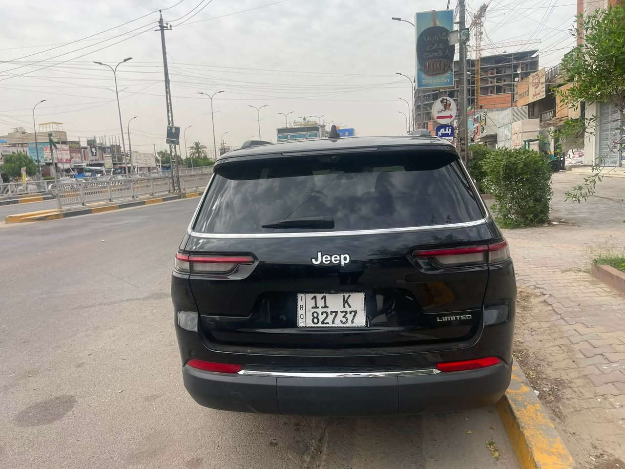 جيب لمتدد سبعه راكب كشنات منفصله VIP حادثها سطحي بيبان جهة اليمنى وتم استبدال الباب بأخرى تفصيخ نفس اللون البجم كبس شركه رقم بغداد باسمي العنوان بغداد شارع ١٤ رمضان الاتصال بالرقم ***********
