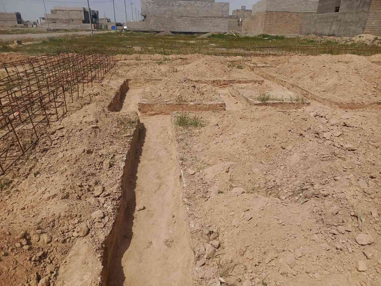 ﷽اللهم صلي وسلم على نبينا محمد
***********

السلام عليكم

يوجد كادر عمل جميع أنواع الشغل 
1-اساس ضاهري. تصفيط بلوك +تسليح 
2 - اساس الحفر. + تسليح 
3- تنضيف بيوت +   تسفيط بلوك + تحويل بلوك 
4صب جميع أنواع الصب 
5  جميع انواع التفليش + گشط
