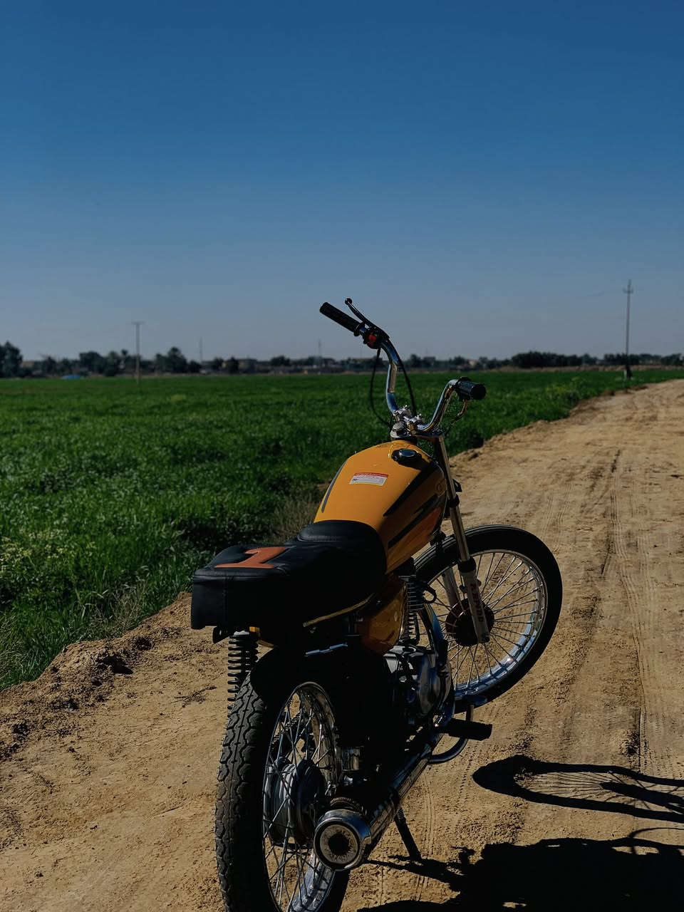 سلام عليكم
دراجه انتيكه شاصي ١٥اصلي ٧وراق منجم 
مكينة سيجي ٢٦مبدل كور تعميره اصلي ما صارلها سبوع من عمرتها بيها سبايدر اكو طياري وعندي باكستاني بس ما شادهن سعر ٨٠٠وبيها مجال قليل (جماعت ٧٠٠لا تعب روحك 😅)


**إذا كنت صاحب هذا الإعلان وتريد حذفه لأي سبب، رجاءا أرسل رسالة إلى الدعم الفني**