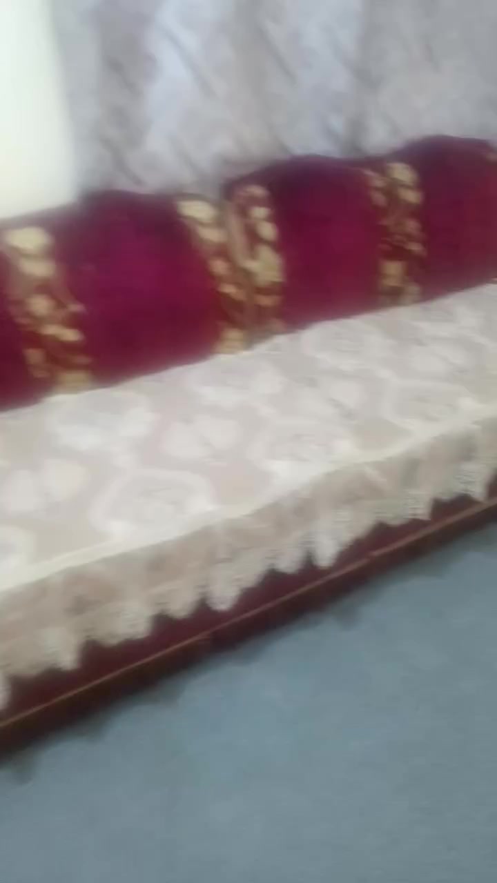 تخم للبيع ١٠ كراسي ب١٩٠
***********
