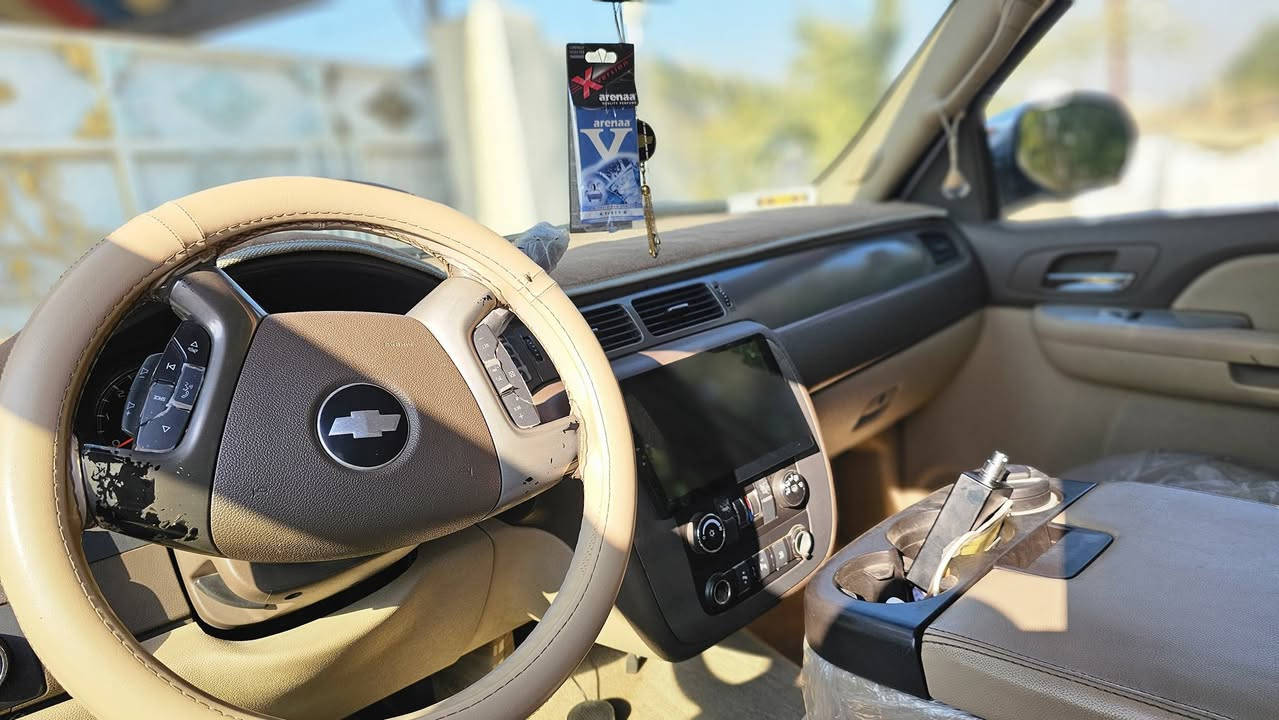 تاهو ٢٠٠٩
مكفولة بدون ضربة وبدون صبغ 
مكفولة كير ومكينة السيارة مشروع وطني بإسمي 
١٨٩$ 
***********
