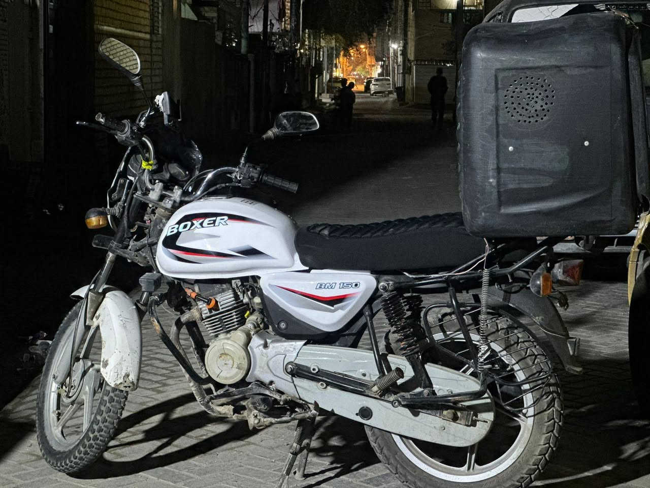 بوكسر 2019
الدراجه نضيفه وخير من الله ما متعوبه مكينه مجفته 
السعر 950
مكانه بغداد 
***********
