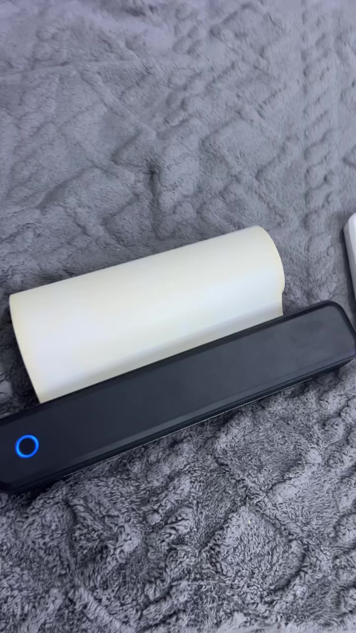 طابعة بهذا الشكل
محمولة يعني شحن وبيها تطبيق 
مع رولة ورق اكثر من ٤٠ متر الي تفيده ينطي سعر


**إذا كنت صاحب هذا الإعلان وتريد حذفه لأي سبب، رجاءا أرسل رسالة إلى الدعم الفني**