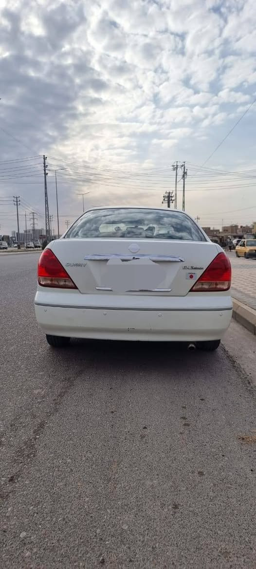 نيسان سني موديل ٢٠٠٦ 
مكفوله ما عده بارد بسيط بالجاملغ 
كير  اوتماتيك مكينه مكفول
تبريد شغال ثلج 
 رقم بغداد 
السعر 100
ميسان -المشرح
***********
