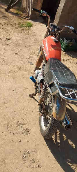 سلام عليكم دراجة البيع   ارشه اصلي مكان دوانيه قضاء الدغاره  سعر 225 بيه مجال /***********؟؟؟؟؟؟
