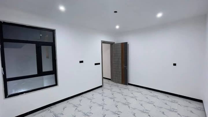 جزء من عملي  جوتن داخلي وخارجي وعمل كافه الاصباغ 

طلس معجون وستن/ورق جدران/ سحبات فوم داخليه 

معالجه الرطوبه/ ديكور بديل الرخام والخشب والشيبورد 

ترميم وتصليح البيوت القديمه/شبابيك تنظيف وصبغ حراري 

شغل درجه اولى/ ***********
