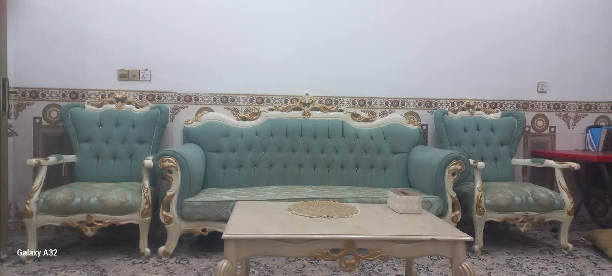 سلام عليكم تخم 10مقاعد نضيف  ملكي  تزكام +طبله للبيع سعر 650وبي مجال مكاني كوت حي الجامعه ***********

