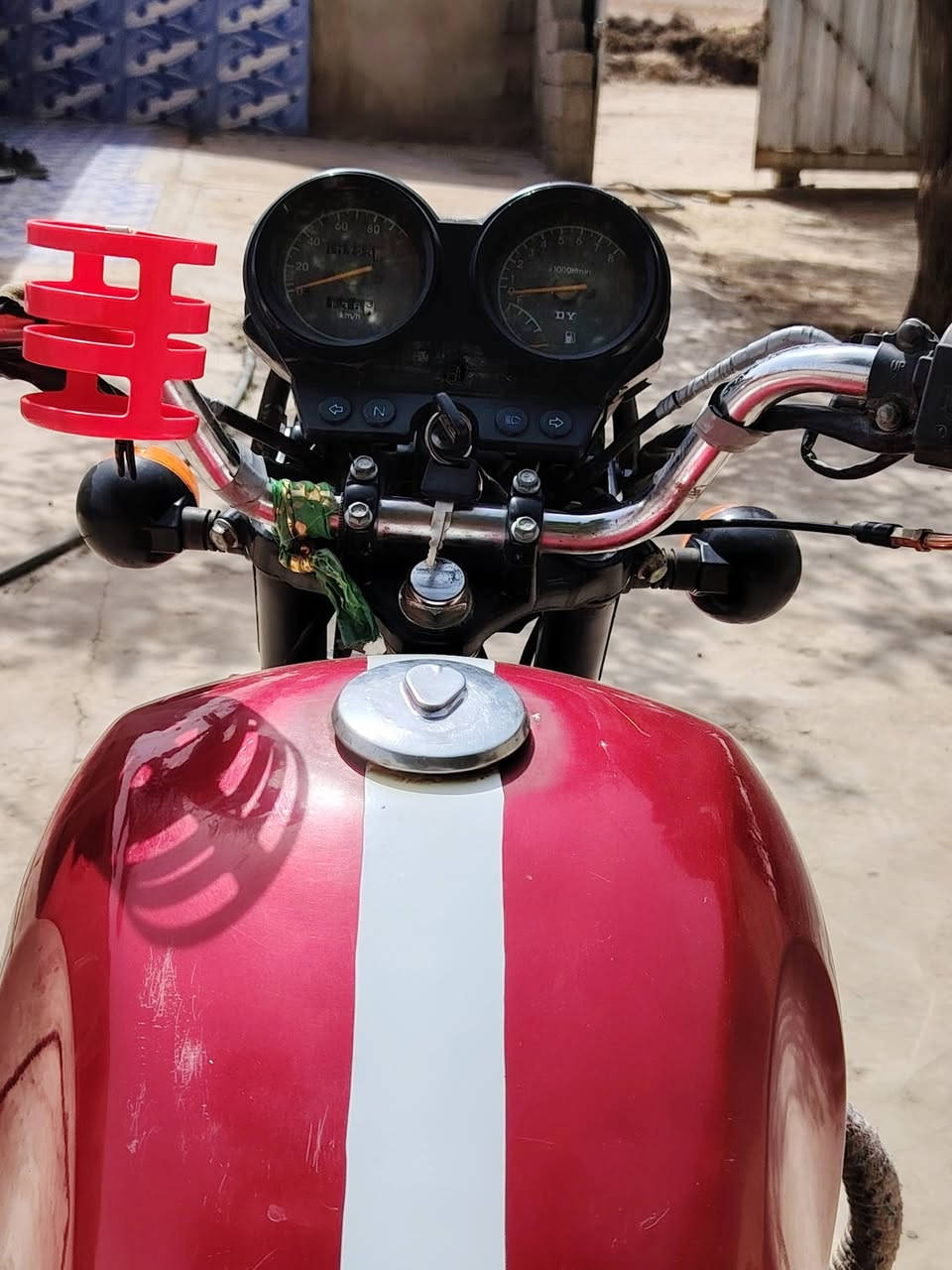 للبيع للبيع مستعجل
للبيع للبيع مستعجل 
يالله السلام عليكم 
للبيع 2020 اوراق سكنر مكفوله سرقه وعشائر واكاتبك عليها

تخم تاير نصيف 
كهربائيات كله شقاله 
محرك 150cc
سعر 875 وبيها مجال بسيط متواجد خاص 24ساعه


**إذا كنت صاحب هذا الإعلان وتريد حذفه لأي سبب، رجاءا أرسل رسالة إلى الدعم الفني**