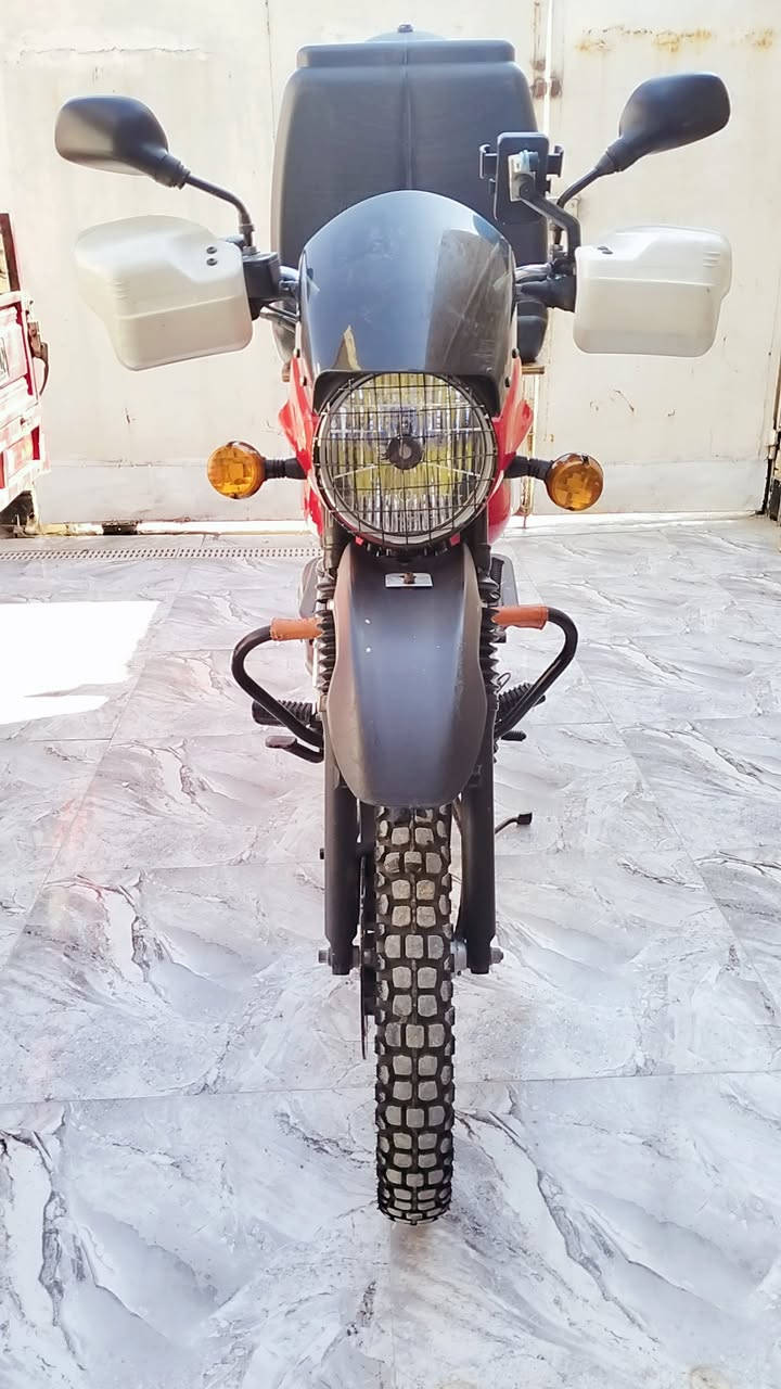 سلام عليكم بوكسر 23جبلي مبدل بستم فقط شاصي مكفول دراجه شلعه ومعدل بيها بس السلف ما يشتغل المغنطه عطلانه مشتريها وما شادها والاشاير محتركه الكلوبات انطيك نواقصها بلمضبوط ماشيه 30الف رقم بغداد عربي وسنويه انكليزي بأسمي سعر 2600وبيها مجال ***********
