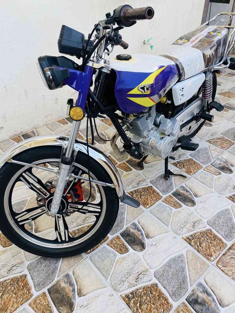 سلام عليكم دراجه سيفان كفاله من كلشي نضافه معنه الكلامه مالت بيت موديل (24) ***********/الشري يتصل ويدلل السعر 580 وبيه مجال
