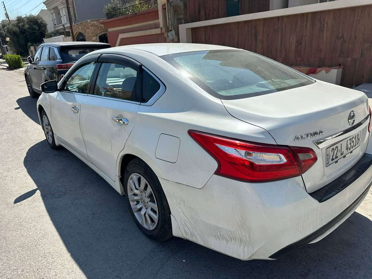 نیسان ئاڵتیما 2017 S
سپی سەدەفی 
بەناوی خۆمانە و سەنەوی بەسەر چووە
رەقەم هەولێر
رەقەم نوێ
گێر و مەکینە  بەشەرت 
سەیارەکە شەش پارچەی بۆیاغە و لەگەل بەشێک لە سەقفەکەی 
سەیارەکە سیستەمی غازی بۆ دانراوە
سەیارەکەهەیکەلی زۆر جوانە و قەپ و قۆپی نیەو بێ کەم و کوریە
رەسمی حادیسەی ئەمریکام داناوە 
شوێن :هەولێر 
سعری 103وەرەقە و مەجالەکی برایانە
ژمارەی مۆبایل *********** أربيل, العراق
