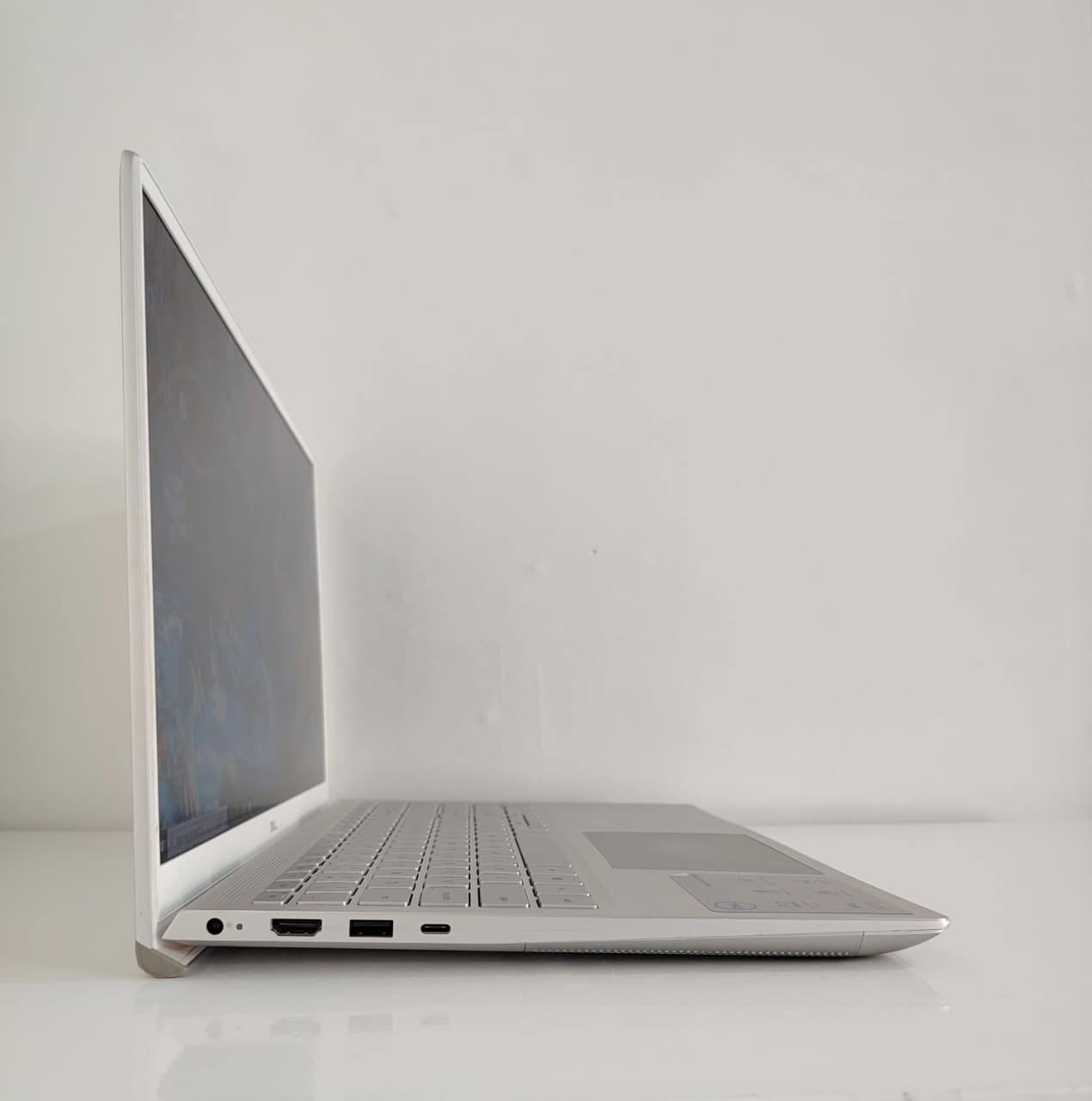 💥لابتوب أداء قوي يخدمك بالشغل والالعاب بسعر خرافي 🔥

💻 Dell 7500 🔥

🌟 مناسب للدراسة، المونتاج، التصميم، البرمجة، والألعاب الحديثة. 

🌟 يخدمك بالشغل والألعاب والتصميم بكل راحة. 

💙🤍 المواصفات 🤍💙

🌬️ معالج Core i7 الجيل العاشر H
🔥 i7-10750H / 12 CPUs
🌬️ رام 16GB DDR4
🌬️ هارد 512GB SSD M.2 سريع جداً
🌬️ كرت شاشة خارجي NVIDIA GTX 1650 Ti 4GB
🌬️ يشغل ألعاب وبرامج قوية بأداء ممتاز
✨ شاشة FHD ألوان ودقة روعة
✨ لون فضي فخم وأنيق
✨ الجهاز نظيف جداً نفس الصور
✨ البطارية Excellent بنسبة 88% ومفحوصة بالبايوز وبرامج الفحص
⌨️ كيبورد ستيكر ضوئي مرتب وجذاب. 

🌟🌟🌟🌟🌟🌟🌟🌟🌟🌟🌟🌟🌟🌟🌟🌟🌟🌟

🚗يتوفر خدمة توصيل لجميع المحافظات.

🩵بغداد 5 الف دينار فقط. 
🩵محافظات 6 الف دينار فقط.

🌟🌟🌟🌟🌟🌟🌟🌟🌟🌟🌟🌟🌟🌟🌟🌟🌟🌟

🎊🎁 الهدايا الي توصل وياالجهاز 🎁🎊
1_ تنصيب البرامج الاساسية
2_شاحنة الابتوب 
3_حقيبة الابتوب 
4_ماوس ضوئي
5_ماوس باد 

🌟🌟🌟🌟🌟🌟🌟🌟🌟🌟🌟🌟🌟🌟🌟🌟🌟🌟

📑ضمان لمدة عشره أيام من تاريخ الإستلام.

☎️للحجز والاستفسار التواصل على الخاص.

🖥️مكتب النبأ لتجارة لابتوبات المستعملة وقطع الغيار.

⏰أوقات العمل من 5 عصرا الى 12 مساء.


**إذا كنت صاحب هذا الإعلان وتريد حذفه لأي سبب، رجاءا أرسل رسالة إلى الدعم الفني**