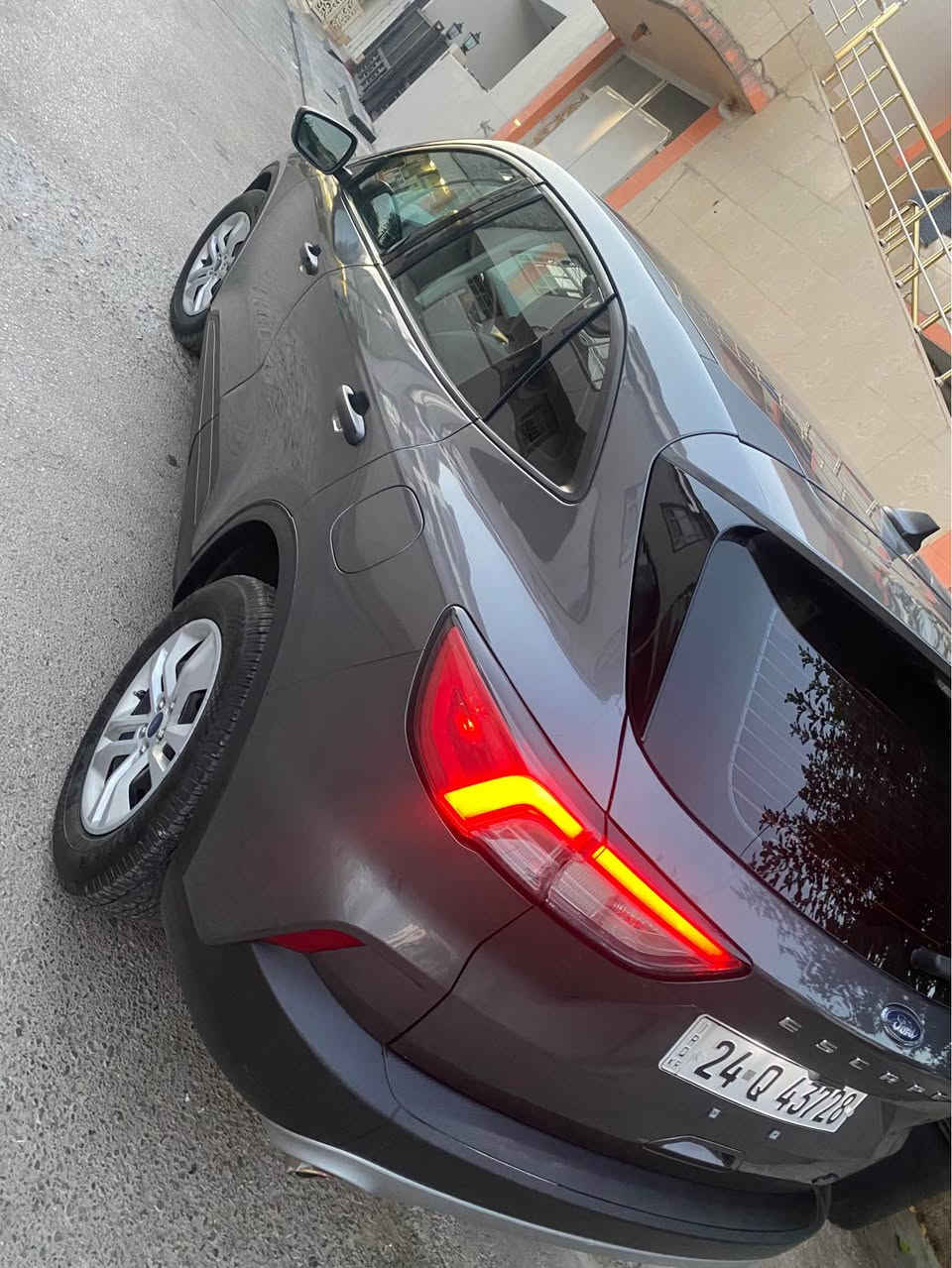 RD ESCAPE 2022 – SE 🔥

✨*********** what is up 
***********

🔹 مۆدێل: 2022
🔹 ڕەنگ: ڕەشی خۆڵەمێشی (Carbonized Gray)
🔹 مۆتۆر: 1.5L EcoBoost Turbo
🔹 گیربۆکس: ئۆتۆماتیک (شفت گەرد)
🔹 ڕاکێشان: FWD

مواصفات:
✅ کیجی ئەلیکترۆنی
✅ ستارت دوگمە (Push Start)
✅ کامێرای دواوە
✅ شاشەی تاچ
✅ Apple CarPlay & Android Auto
✅ کۆنتڕۆڵی فەرمان
✅ Auto Hold
✅ Electronic Parking Brake
✅ LED Daytime Running Lights
✅ کۆنترۆڵی گەرما و ساردی

🚗 سەیارەکە زۆر پاکە، ناوەوە و دەرەوە پارێزراوە

📩 بۆ زانیاری زیاتر و نرخی تایبەت، نامە بنێرە یان پەیوەندی بکە.

#Ford #Escape #FordEscape #2022 #SUV #ForSale #Hawler #Kurdistan رانية, السليمانية
