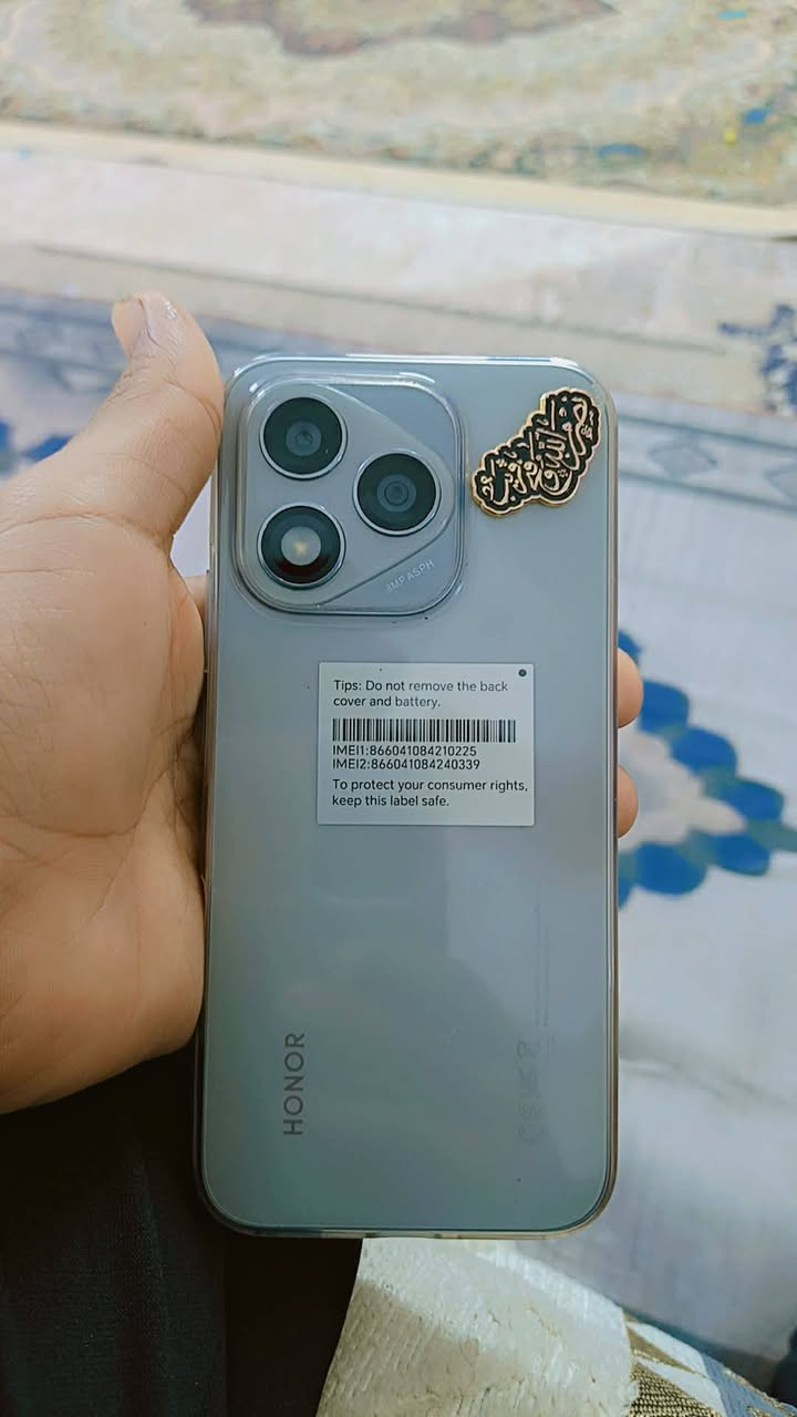 السلام عليكم هونر 400 سعره 300
جهاز جديد بعده بحاله الوكاله 
ذاكره 256 بوبجي 60 فريم
جهاز بصمه بل شاشه
جهاز كلش حلو 
مكاني بغداد الحسينيه 
*********** رقمي
