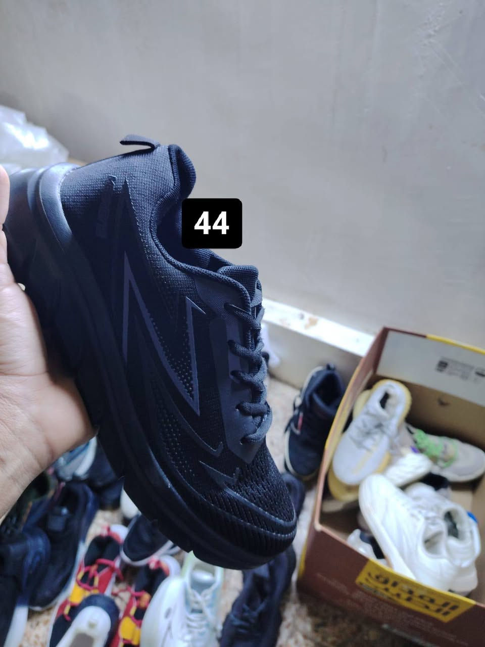 احذيه باله قياسات داخل منشورقياس 44.45.46يوجد جميع قياسات 39الى45 سعر قطعه 15
يوجد توصيل جميع محافظات العراق 5
رقم الهاتف ***********
