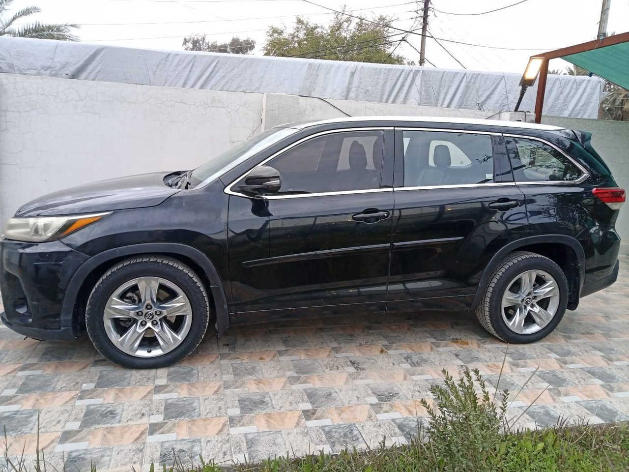 انضف هايلاندر ب السوك
تويوتا هايلندر 2018 فول  VIP  اعلى مواصفات  XLE  

 رادار 

نقطع عمياء 

مثبت سرعة 

محرك 6 سلندر 3500 

بصمة عدد ٢

فتحة سقف

جلد 

كشنات منفصل 

كشنات كهرباء 

كشنات تدفئة 

بردات ابواب 

جنطه كهرباء 

7 راكب 
كشافات 
تحكمات مقود 
شاشة - كامرة 
بصمة ترحيب

السعر ٢٣٥ ورقة 

عنوان ديالى شهربان
بيع فقط
***********
@
