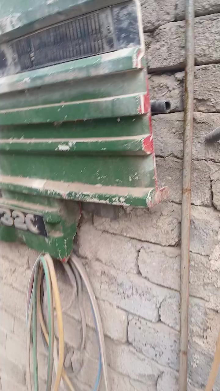 السلام عليكم
عندي غراض للبيع بسعر مناسب مكاني بابل المحاويل
وردات برماخ ٢٤ امامي صناعه ايراني الزوج ٥٠ 
بنيد مال قمارة ناصيه نص نظافه ب٥٠
فاصل ويل خلفي ب١٠
تعلاوات مال تك ام العلم طولهن اكثر من ٤ م ب٧٥ 
راسل خاص وتدلل
اتصل ***********
