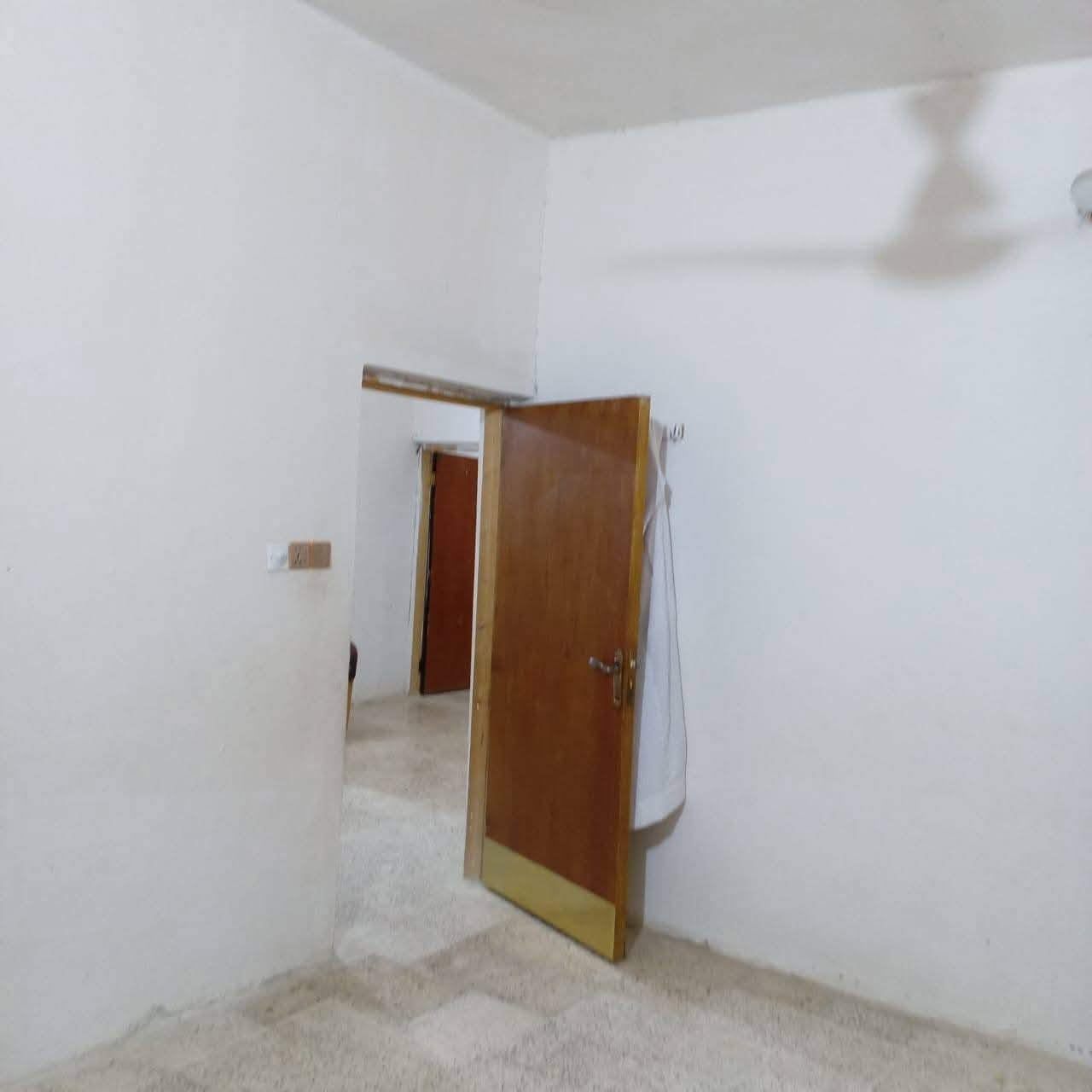 مشتمل _للبيع 🏡

  🌍 الموقع  /سامراء حي الجبيريه الأولى 🏡
  📍 

  📐 المساحه  / ( 150  ) طابق 🏡
  🧱  سيراميك   _ بدايه  شارع 6🏡

  📄  طابق   ✅️ 

  💠 يتكون غرفة  واستقبال 
                    وصاله واسعه ومطبخ
                     🏡    وحمامات  داخلي وخارجي  🏡
                               

  💰 السعر  / ( السعر 57 مليون وبيه مجال 🏡

        ■■■■■■■■■■■■■■■■■■■■■■■■
           للإستفسار أكثر يمكنم التواصل عبر رقم الهاتف 
                ☎️ ( ***********)☎️  

        
  🙋‍♂️ مكتب السهل الاخضر للعقارات الضباط الثانيه 🏡
