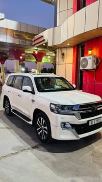 لاندكروز VXS • V8 ٥٫٧ • سنويه ٢٠٣٠