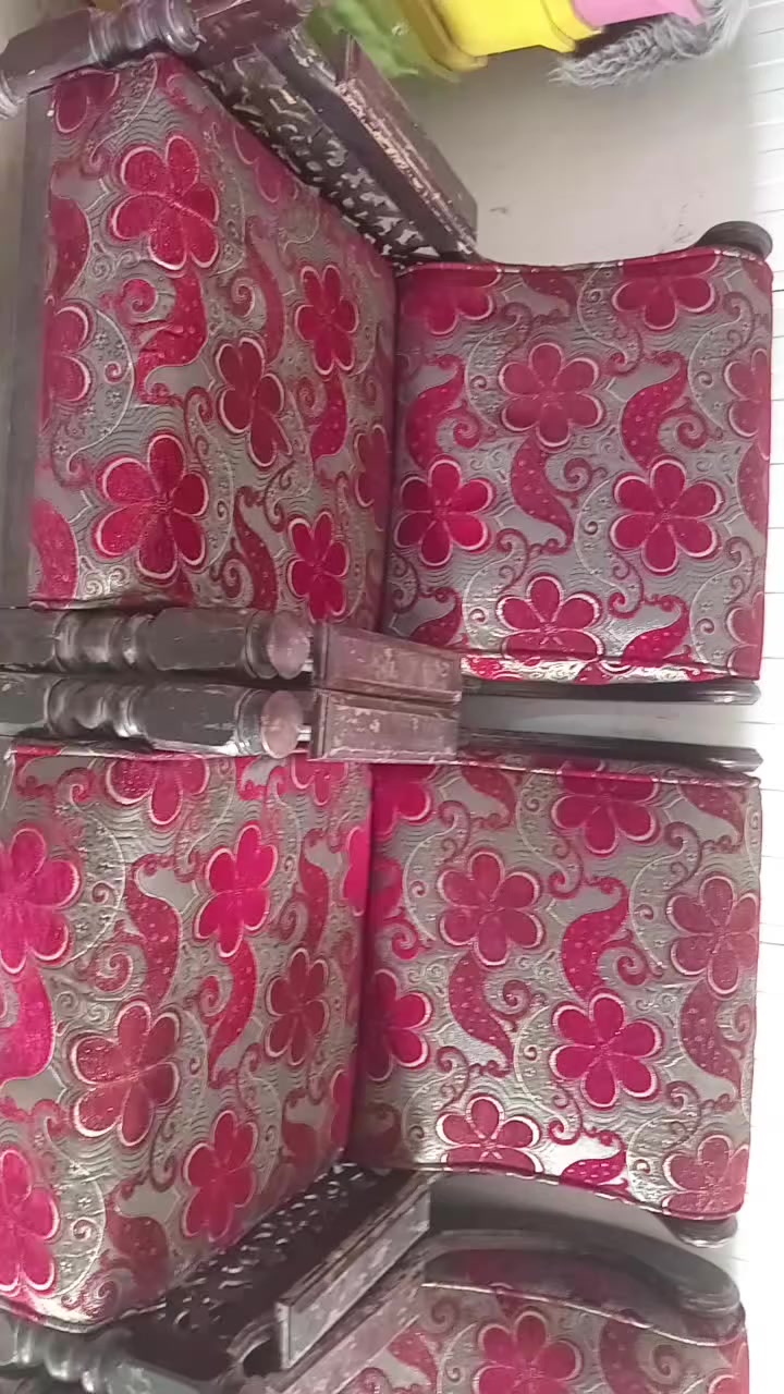 السلام عليكم تخم للبيع زان مصري تكمه   مابي اي ضرر 10مقاعد السعر 200 للاتصال ***********///***********
