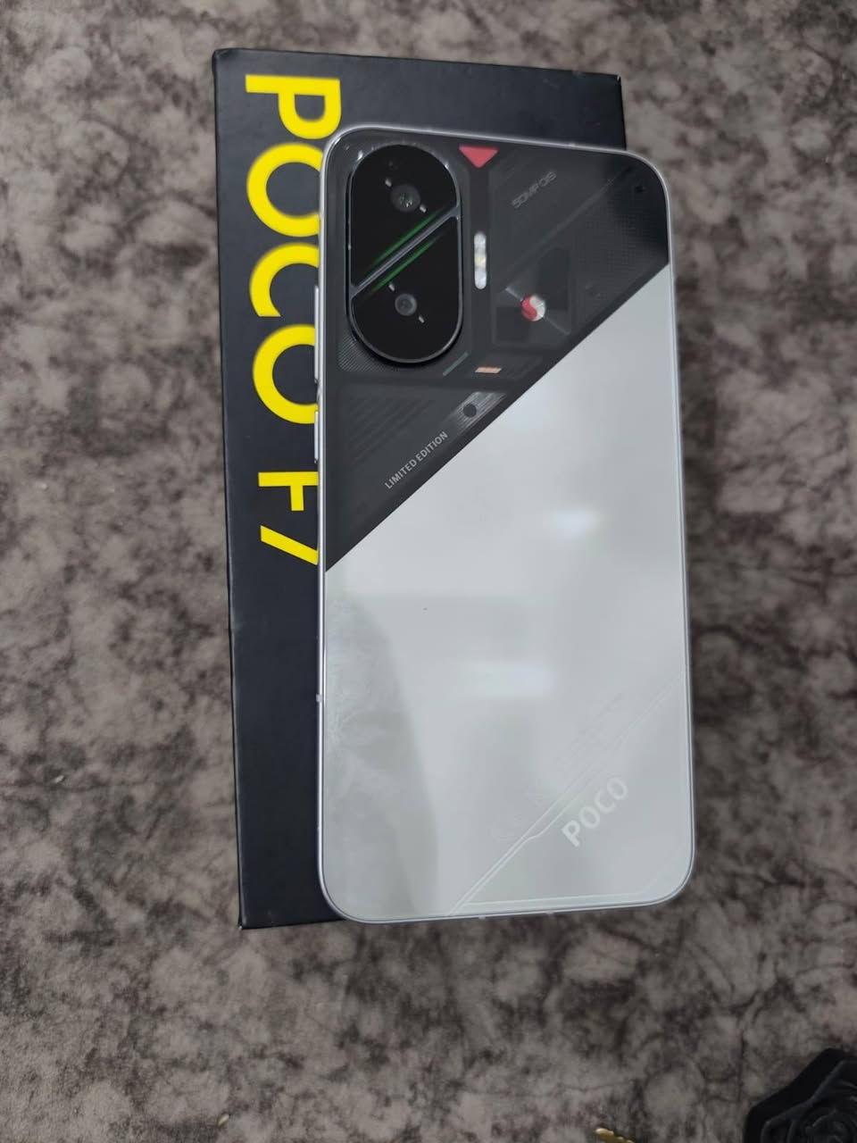 الموديل: POCO F7
• الذاكرة الداخلية: 512GB
• الرام: 12GB
• المعالج: Snapdragon 8s Gen 4
• الشاشة: AMOLED قياس 6.83 إنج، 120Hz
• الكاميرا الخلفية: 50MP + 8MP
• الكاميرا الأمامية: 20MP
• البطارية: 6500mAh مع شحن سريع 90W �
Mi Poland +1
✅ الجهاز نظيف وخالي من الأعطال
✅ جميع الوظائف تعمل بكفاءة
✅ مناسب للألعاب والاستخدام اليومي
✅ ذاكرة كبيرة تكفي للصور والفيديوهات والتطبيقات
💰 السعر: (400)
📍 الموقع: (كربلاء البوبيات)
📞 للتواصل: (***********  )
**الجاد فقط يراسل، والله يبارك للمشتري.**
