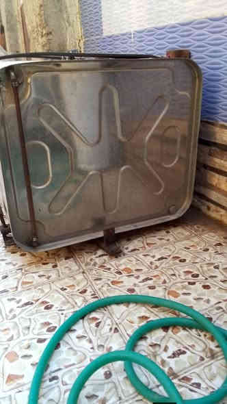 تانكي للبيع ستيل أصلي 300 لتر المكان واسط حفرية ***********
