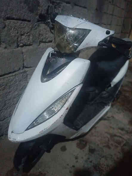 سلام وعليكم دراجه كامكو دراجه متروكه دراجه كله شغال بس هسه طافيه ابيع كوم حديد السعر قفل 150 ***********
