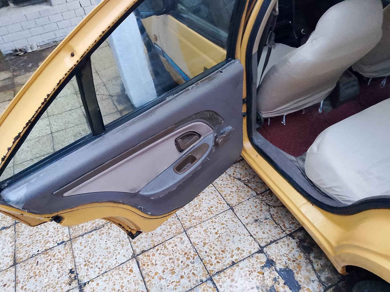 بيجو أكد 405
مديل 2015 باسمي سيارة 
سنوية 2031
هزة جديدة 2027
مكينة كير صدر كهربائيات تبريد سنتر لك مدوشمة كشنات أرضية تخم بطاين ابواب جدد تخم تاير 
سيارة جاهزة وباسمي 
مكاني بغداد بياع شرطة رابعة 
***********
سعر 43 
عقد مروري شرط وتحويل
