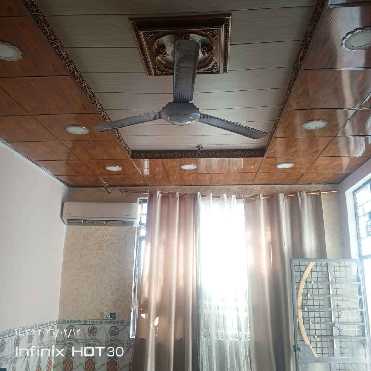 السلام عليكم عندي دار للبيع المساحه الكليه 200 متر طابو زراعي سند 25 تحويل مباشر باسم المشتري متوفره كل الخدمات الورديه سيف سعد قرب معمل ابو كيره بيت حديث وجديد بناء بلوك غرفتين نوم ومطبخ وصاله وهول مجمع صحيات السعر 63 وبي مجال الاستفسار مراجعه مكتب عقارات الحسام اتصل على رقم الاستفسار ***********
