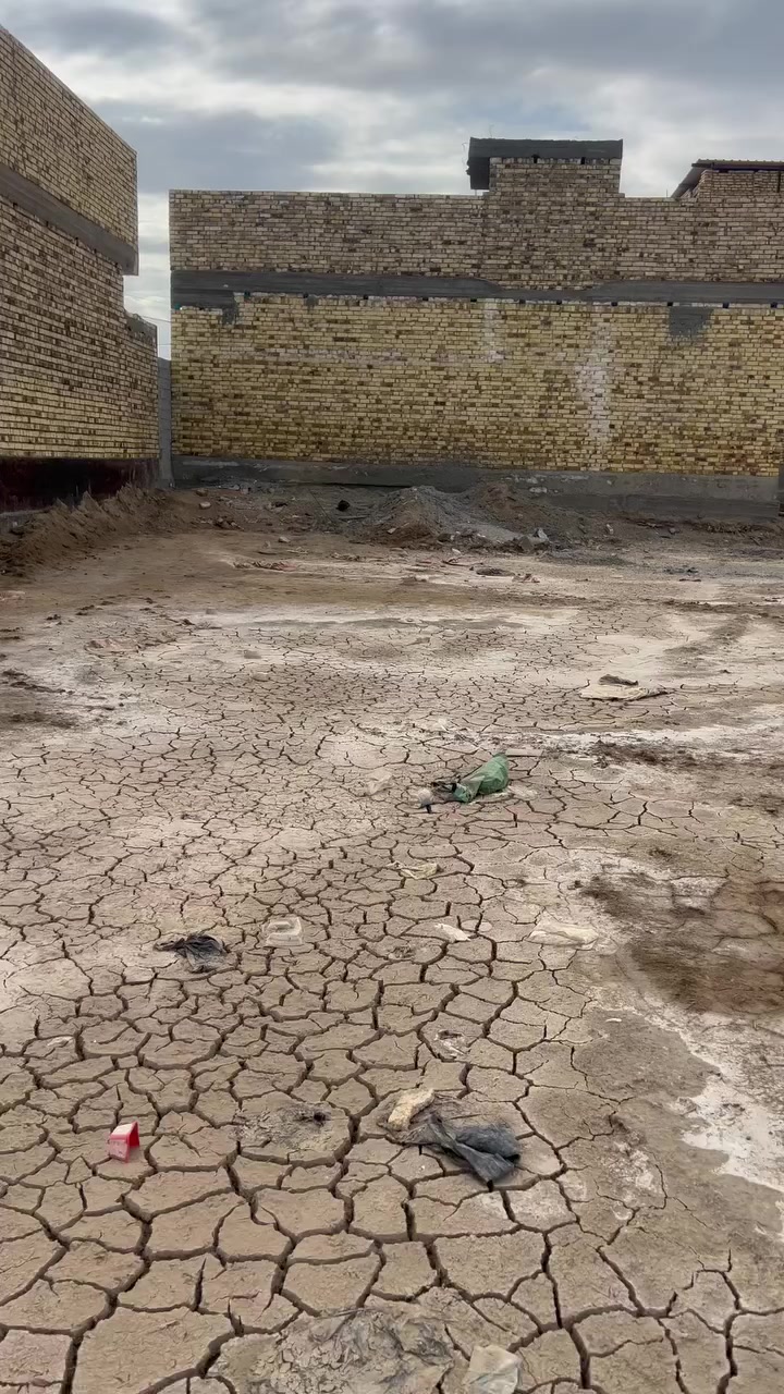 قطعه طابو زراعي سند 25 
مجاور مجمع الروان عل شارع عرض 20م 
للاستفسار ***********
