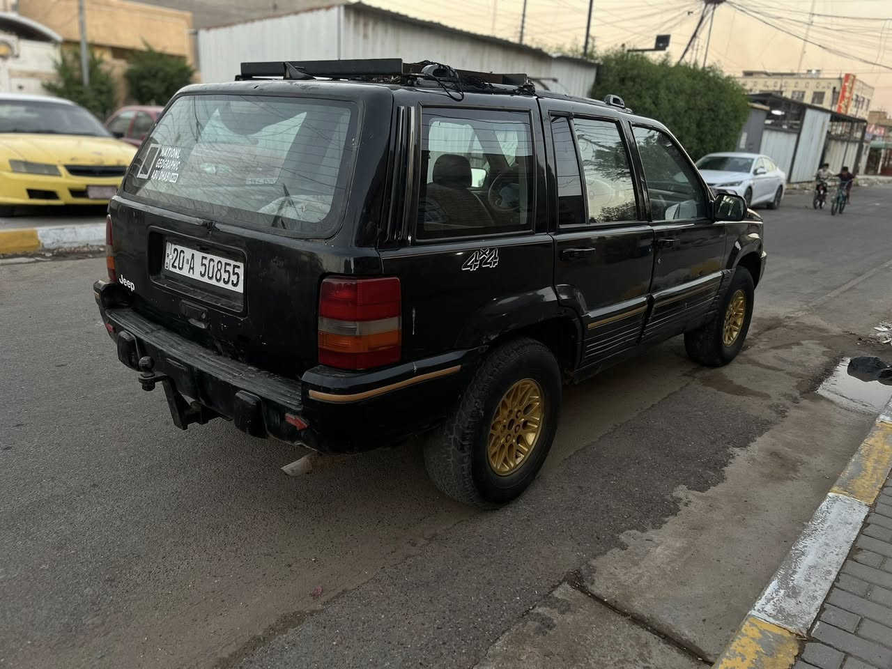 سلام عليكم جيب شيروكي موديل 93 مكينه وكير vvt مكفولات تخم تاير جديد  رقم انكليزي سنويه لل30 يرادله ترتيب لدواخل فقط بيع السعر 30 وبيهه مجال مكاني بغداد الحسينيه للاستفسار ***********
