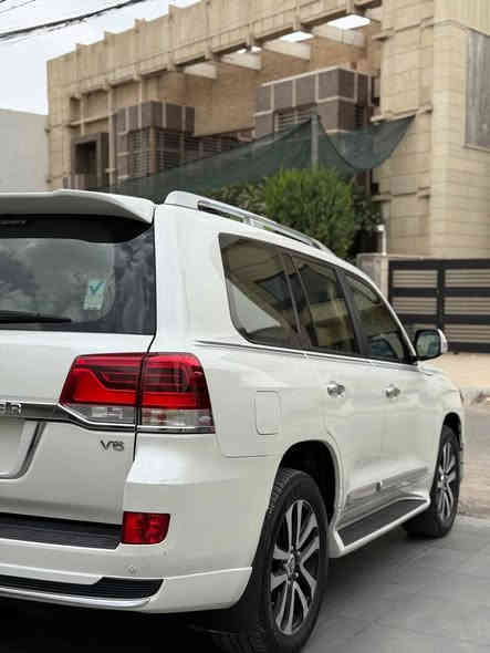 تويوتا لاندكروز 
(ساز)

موديل 2019 

ماشية 155 كيلو متر 

فول السيارة للأخير 

مواصفات ساز 

محرك 6v 

سعة المحرك 4000 سي سي

ملاحظة // ربع البنيد صبغ + بارد بيها

العنوان : بغداد المنصور 

السعر : 450 وبيها مجال للشراي

للأستفسار : ***********
