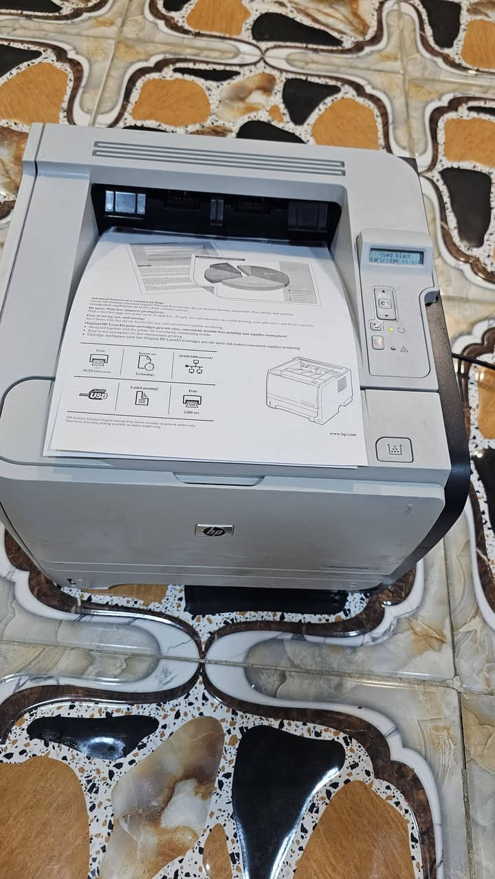 طــــابعة ليزرية hb laseJet 2055
ابيض واسود 
25 نسخة بالدقيقة 
طباعة سحب بدون سكنر 
إمكانية الطباعة من الموبايل من خلال تحويلة 
طباعة من الابتوب 
حبر باودر رخيص  سعره ١٢ الف
مستخدم نظيف ضمان الشغل والنظافة ماداخل تصليح ابد
خدمية للملازم والطلاب والمكاتب والاستخدام الشخصي والدوائر الحكومية وادارات المدارس وطباعة الاسئلة 

السعر  95 توصيل متوفر لكل المحافظات 
***********
