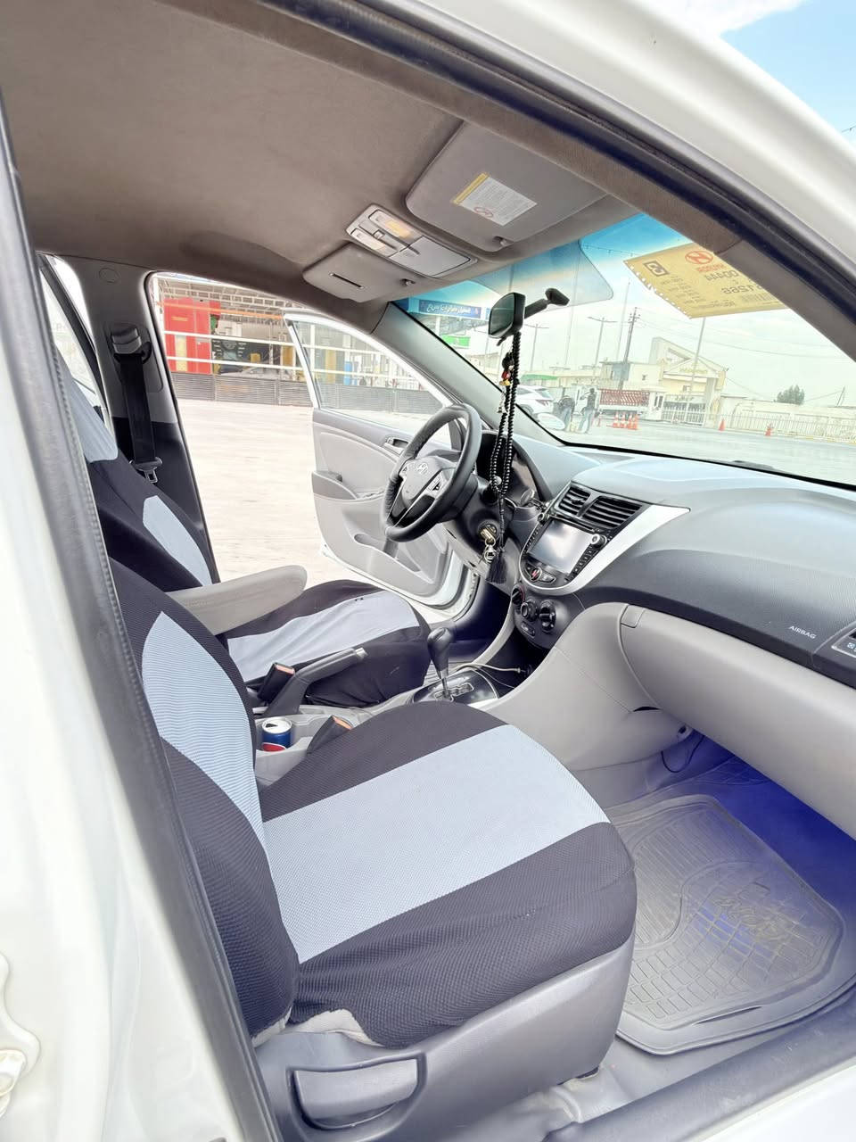 سلام عليكم اكسنت 2016خليجي سياره هزه جديده سنويه جديده بسمي تحويل ثاني يوم  سياره مابيه قطره صبغ صدرخلفي امامي جديد تخم تاير جديد ماشيه 98الف كير مكينه مكفولات ما مفتوحات سياره جاهزه من كلشي كهربايت كله شغاله اناره داخليه البكان بغداد البلديات السعر 107 رقمي ***********
